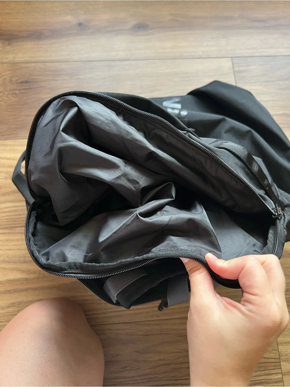 HELLY HANSEN Canyon Duffel Pack 50L Black Backpack Duffel Convertible Travel Bag